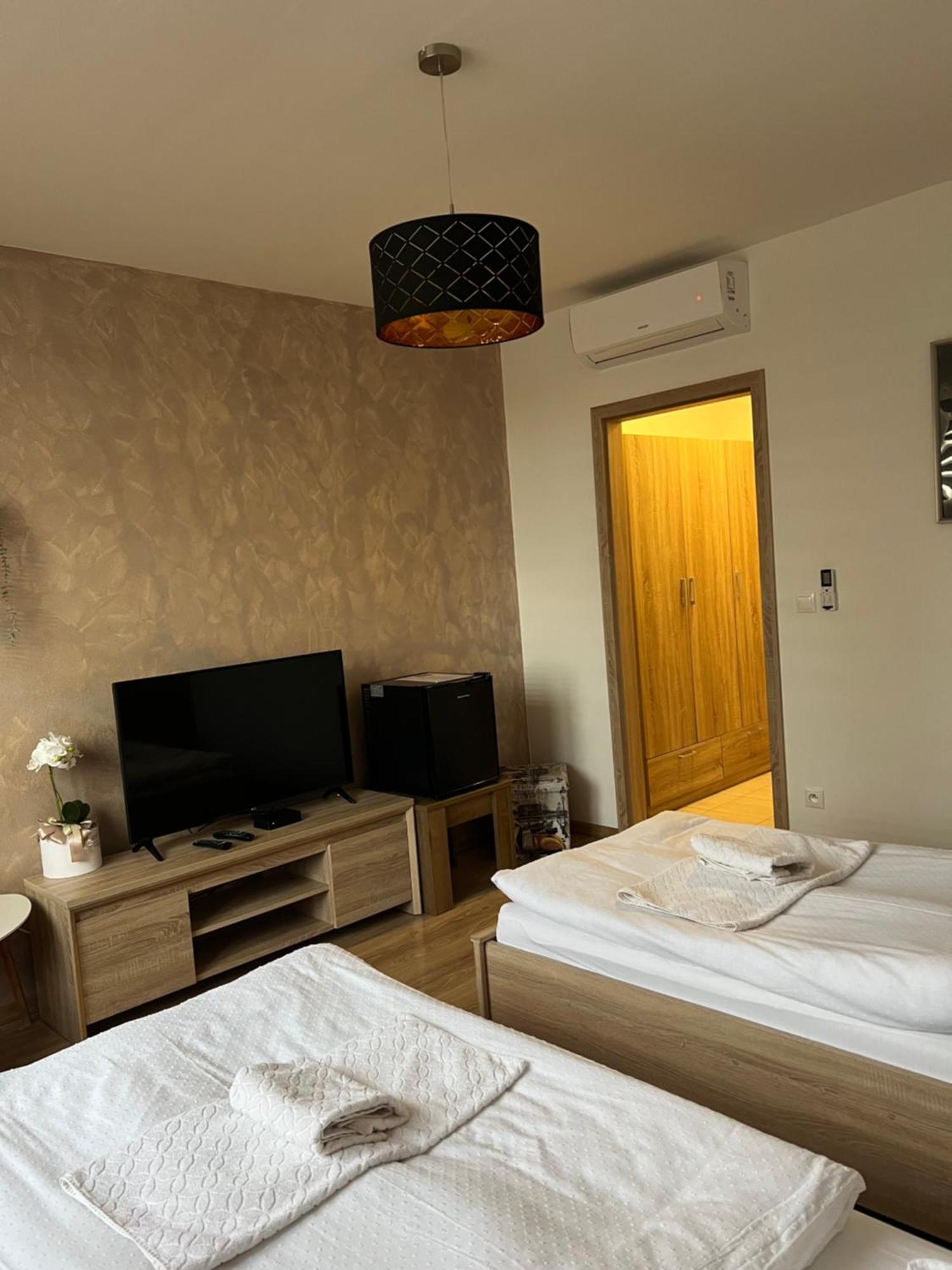 Penzion Moto Michal na Ostrove Chambre photo