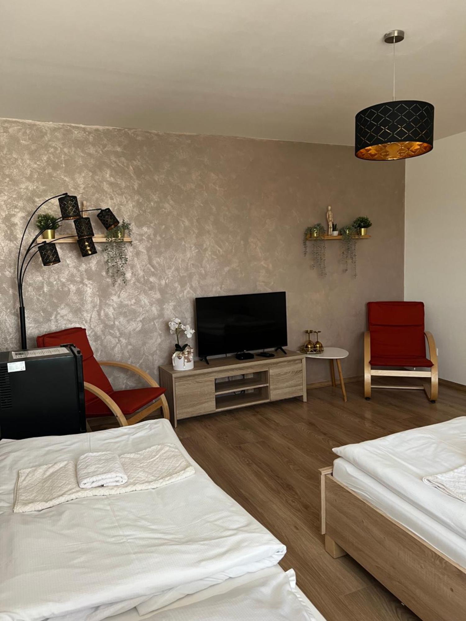 Penzion Moto Michal na Ostrove Chambre photo